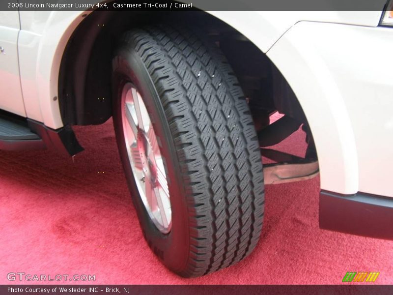 Cashmere Tri-Coat / Camel 2006 Lincoln Navigator Luxury 4x4