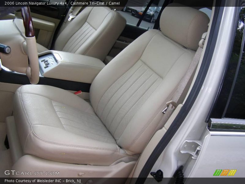 Cashmere Tri-Coat / Camel 2006 Lincoln Navigator Luxury 4x4
