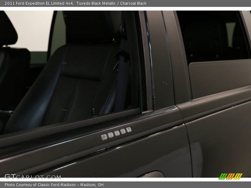 Tuxedo Black Metallic / Charcoal Black 2011 Ford Expedition EL Limited 4x4