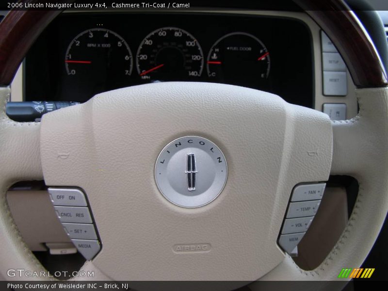 Cashmere Tri-Coat / Camel 2006 Lincoln Navigator Luxury 4x4