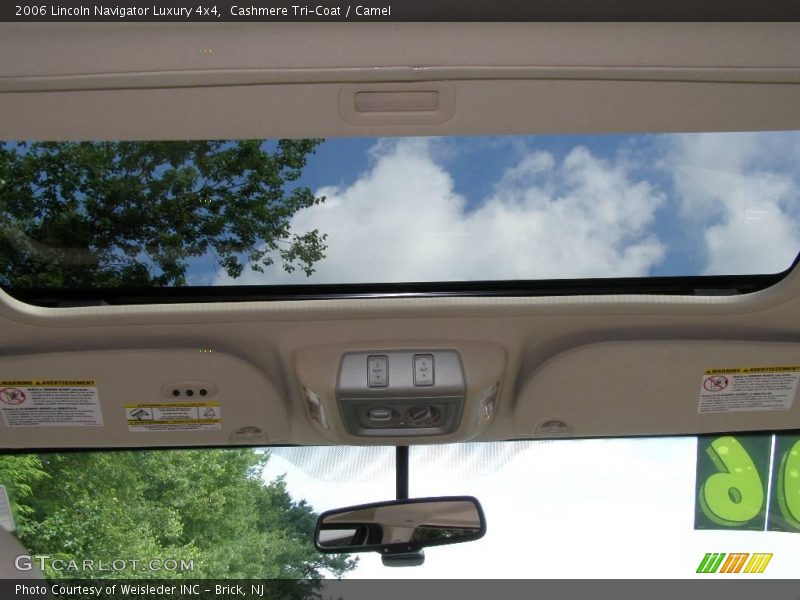 Cashmere Tri-Coat / Camel 2006 Lincoln Navigator Luxury 4x4