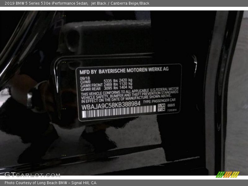 Jet Black / Canberra Beige/Black 2019 BMW 5 Series 530e iPerformance Sedan