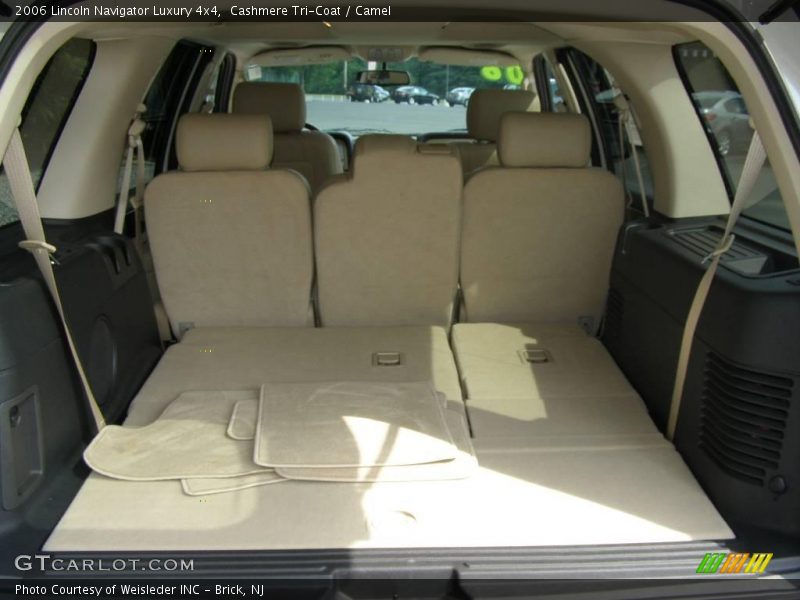 Cashmere Tri-Coat / Camel 2006 Lincoln Navigator Luxury 4x4