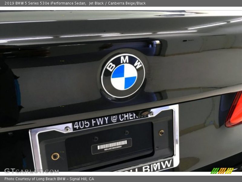 Jet Black / Canberra Beige/Black 2019 BMW 5 Series 530e iPerformance Sedan