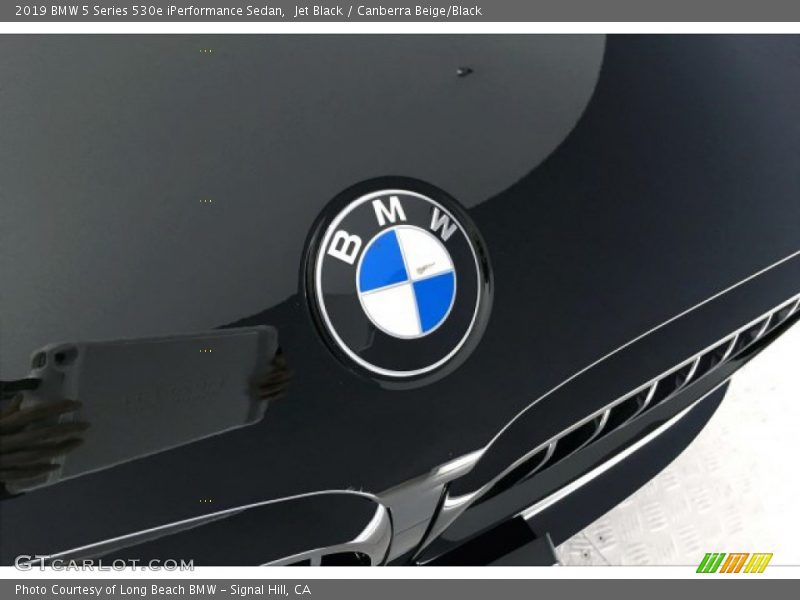 Jet Black / Canberra Beige/Black 2019 BMW 5 Series 530e iPerformance Sedan