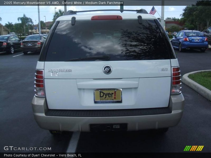 Oxford White / Medium Dark Parchment 2005 Mercury Mountaineer V6 AWD