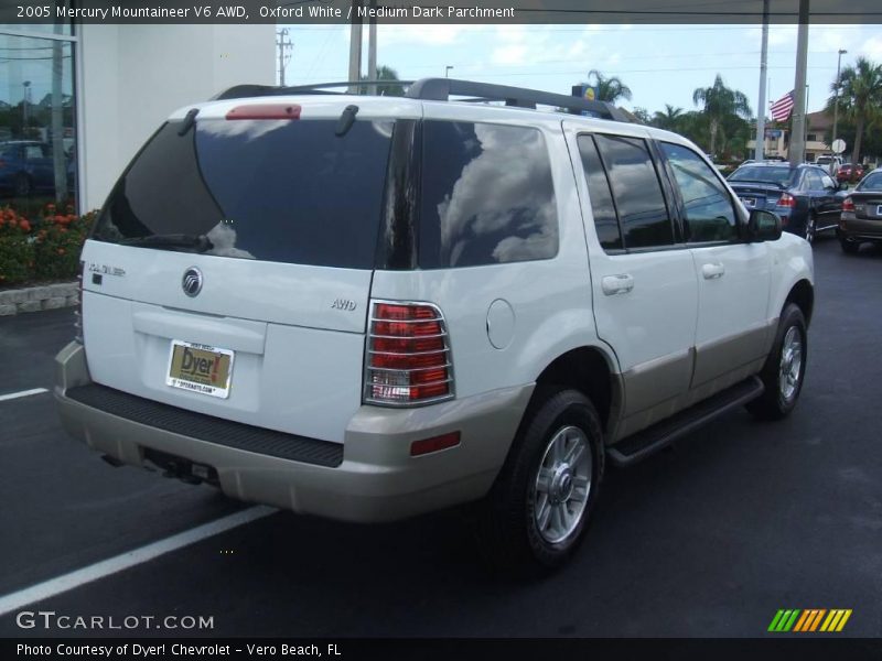 Oxford White / Medium Dark Parchment 2005 Mercury Mountaineer V6 AWD