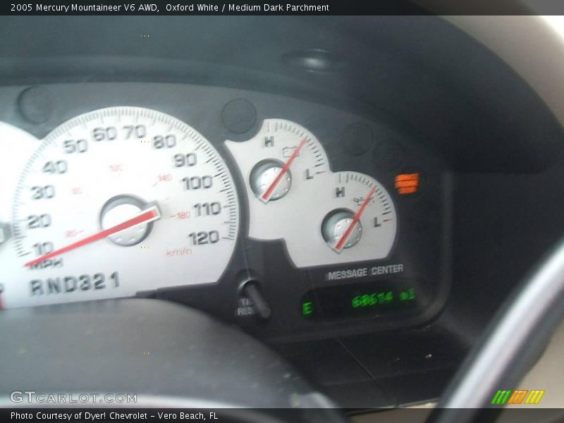 Oxford White / Medium Dark Parchment 2005 Mercury Mountaineer V6 AWD