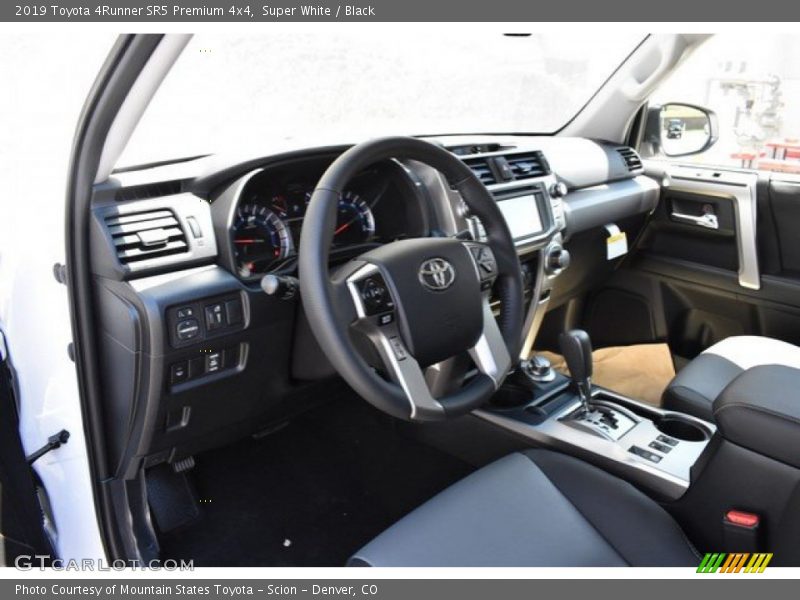 Super White / Black 2019 Toyota 4Runner SR5 Premium 4x4