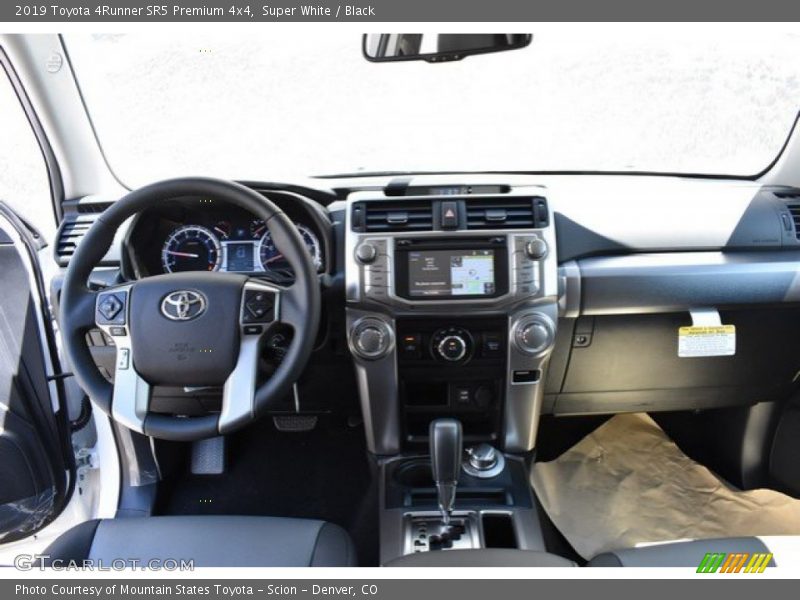 Super White / Black 2019 Toyota 4Runner SR5 Premium 4x4