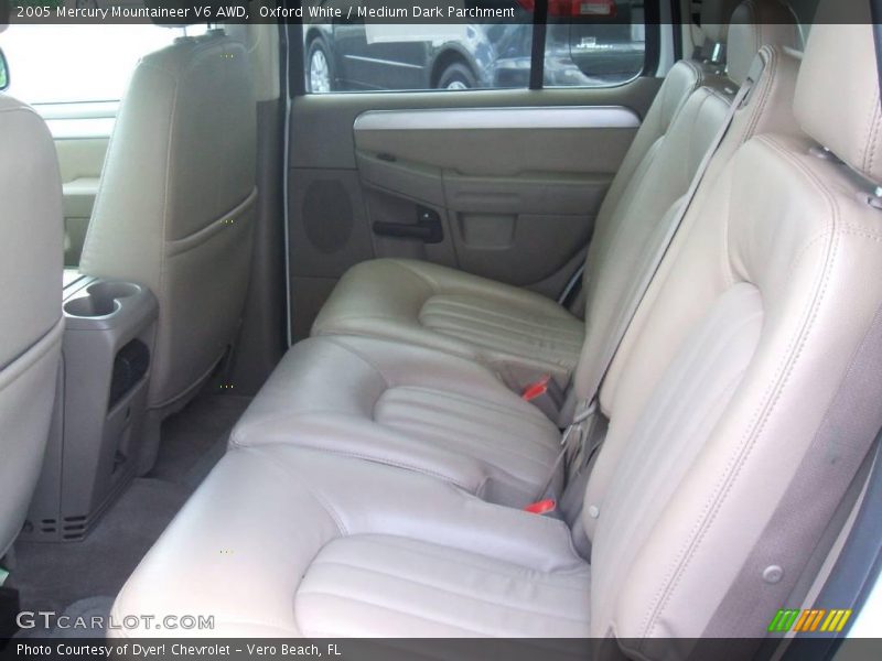 Oxford White / Medium Dark Parchment 2005 Mercury Mountaineer V6 AWD