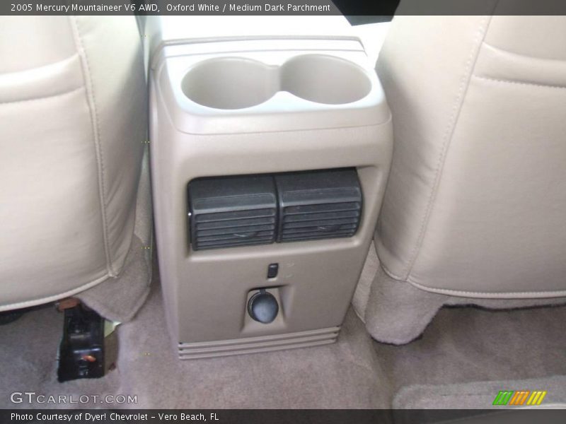 Oxford White / Medium Dark Parchment 2005 Mercury Mountaineer V6 AWD