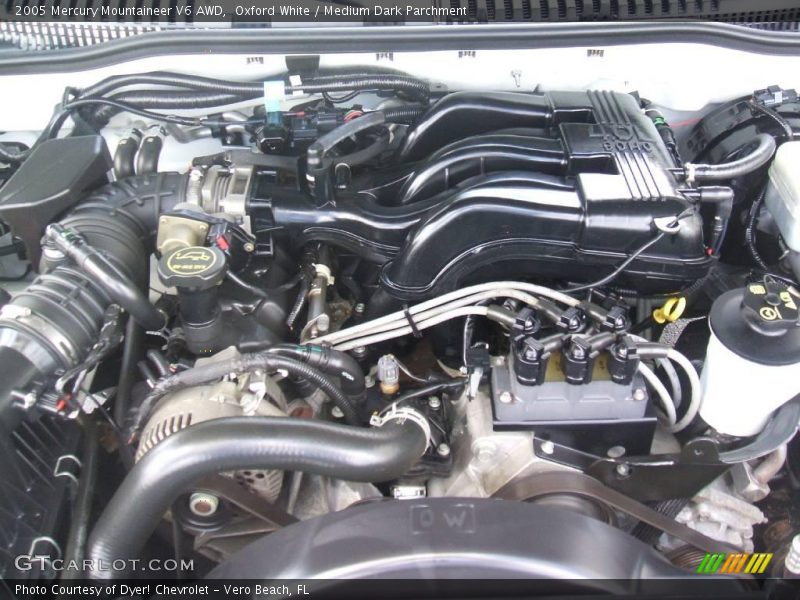 Oxford White / Medium Dark Parchment 2005 Mercury Mountaineer V6 AWD