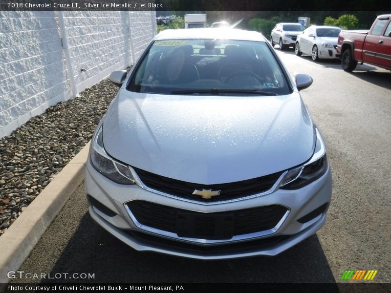 Silver Ice Metallic / Jet Black 2018 Chevrolet Cruze LT