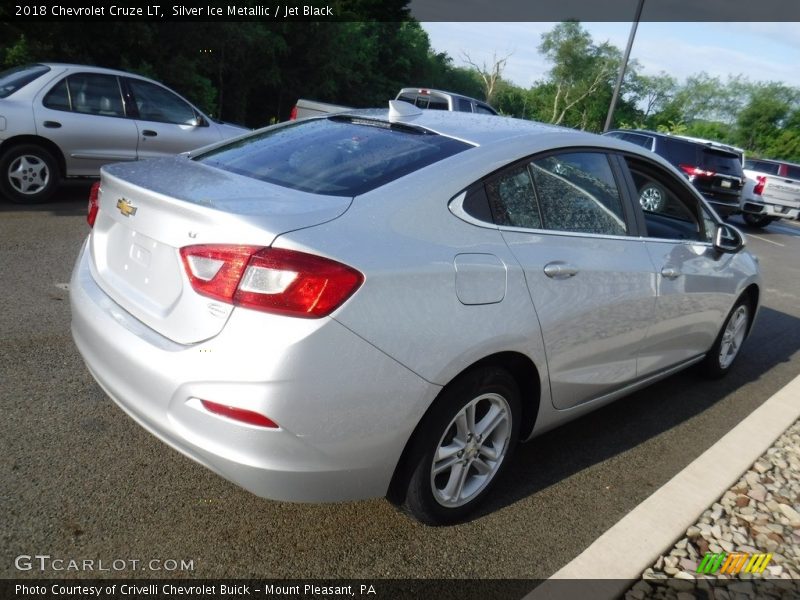 Silver Ice Metallic / Jet Black 2018 Chevrolet Cruze LT