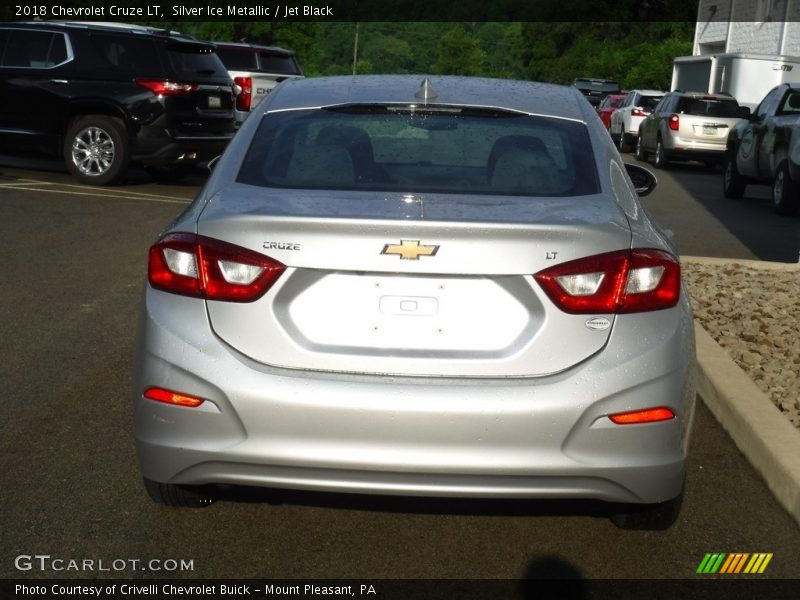 Silver Ice Metallic / Jet Black 2018 Chevrolet Cruze LT