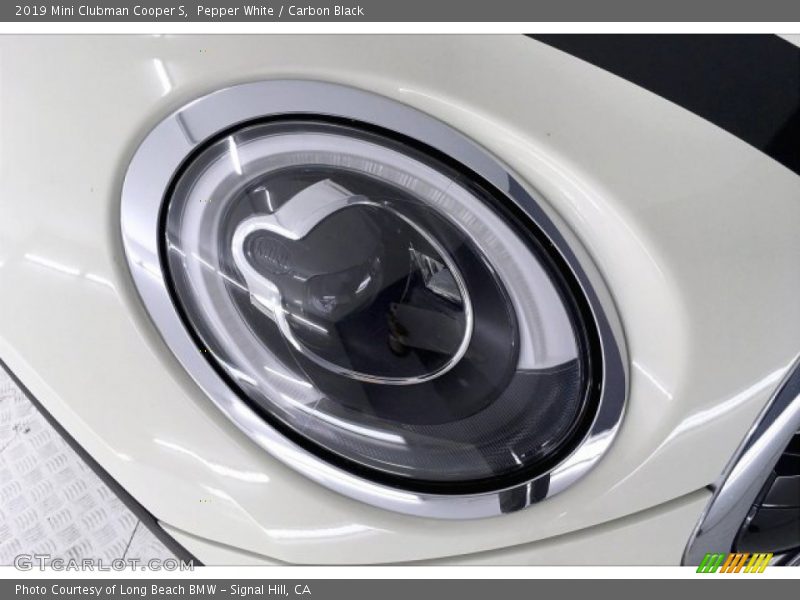 Pepper White / Carbon Black 2019 Mini Clubman Cooper S