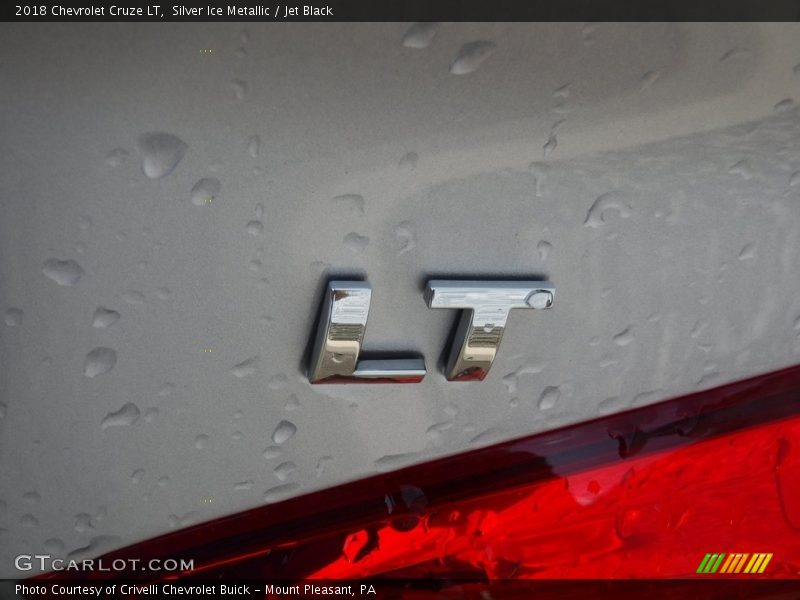 Silver Ice Metallic / Jet Black 2018 Chevrolet Cruze LT