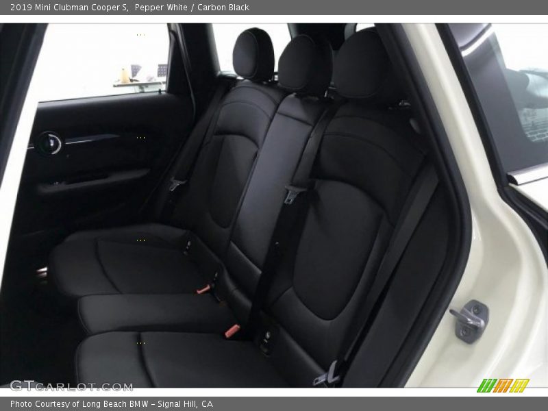 Pepper White / Carbon Black 2019 Mini Clubman Cooper S