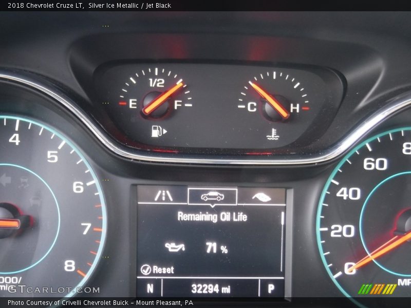 Silver Ice Metallic / Jet Black 2018 Chevrolet Cruze LT