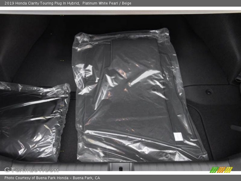 Platinum White Pearl / Beige 2019 Honda Clarity Touring Plug In Hybrid
