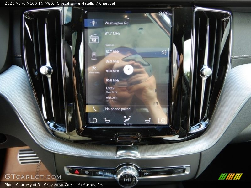 Controls of 2020 XC60 T6 AWD
