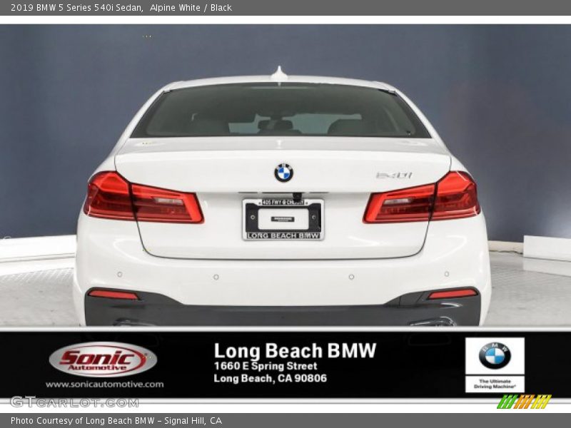 Alpine White / Black 2019 BMW 5 Series 540i Sedan