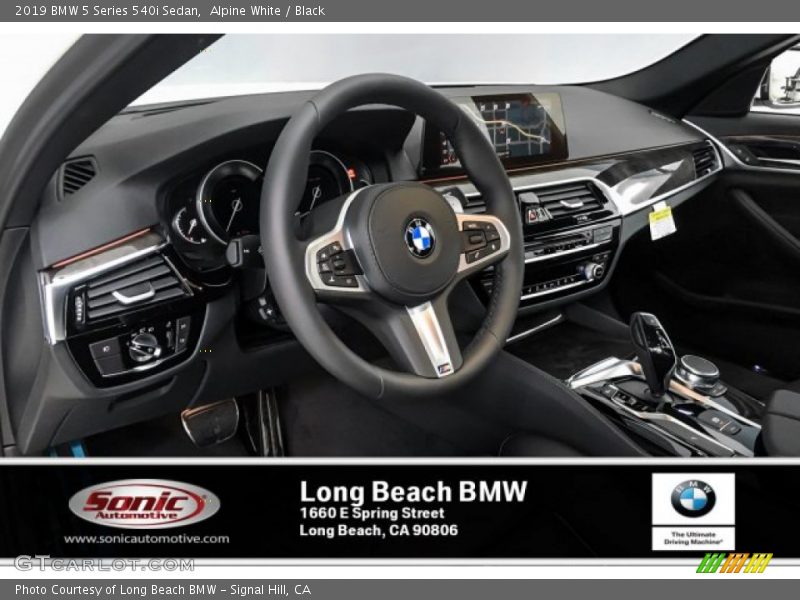 Alpine White / Black 2019 BMW 5 Series 540i Sedan