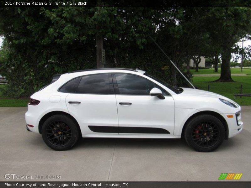 White / GTS Black 2017 Porsche Macan GTS