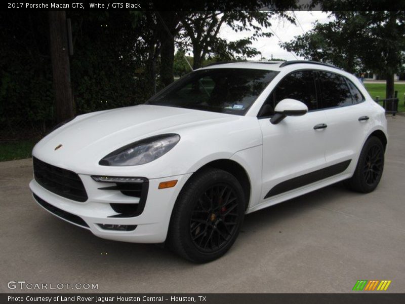 White / GTS Black 2017 Porsche Macan GTS