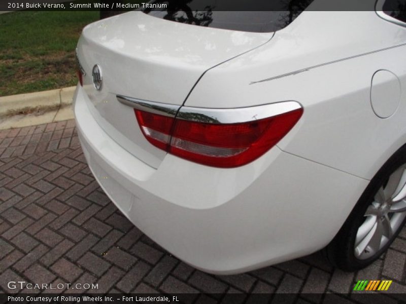 Summit White / Medium Titanium 2014 Buick Verano