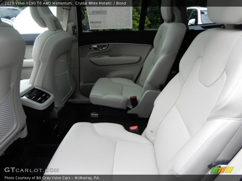 Rear Seat of 2020 XC90 T6 AWD Momentum