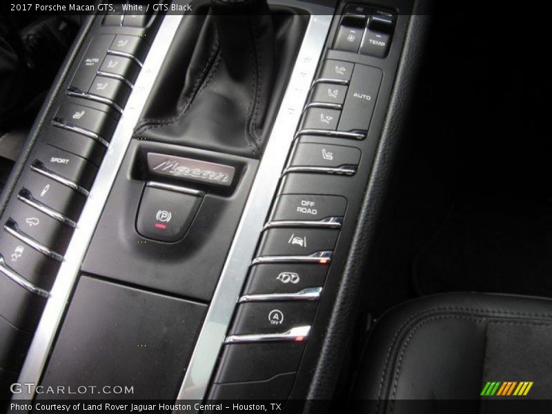 White / GTS Black 2017 Porsche Macan GTS