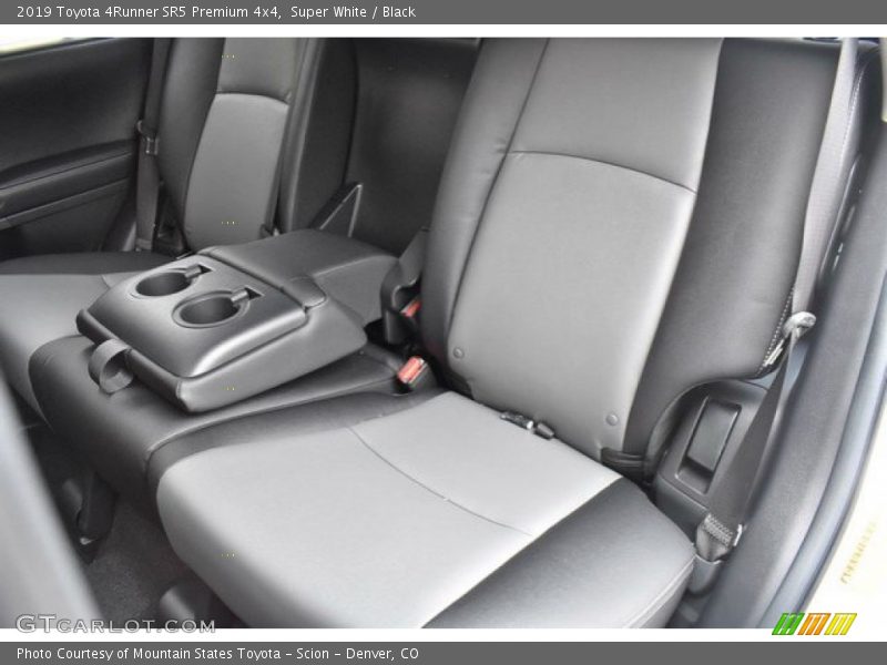Super White / Black 2019 Toyota 4Runner SR5 Premium 4x4