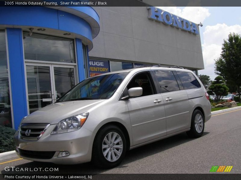 Silver Pearl Metallic / Black 2005 Honda Odyssey Touring