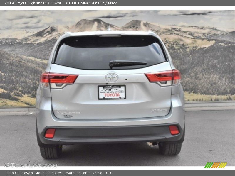 Celestial Silver Metallic / Black 2019 Toyota Highlander XLE AWD