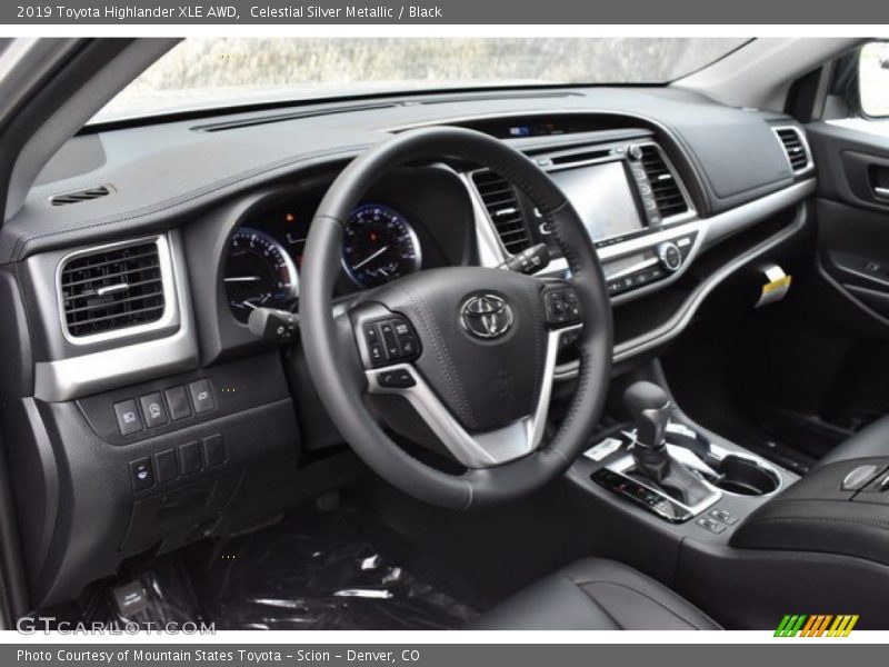 Celestial Silver Metallic / Black 2019 Toyota Highlander XLE AWD