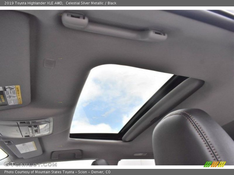 Celestial Silver Metallic / Black 2019 Toyota Highlander XLE AWD