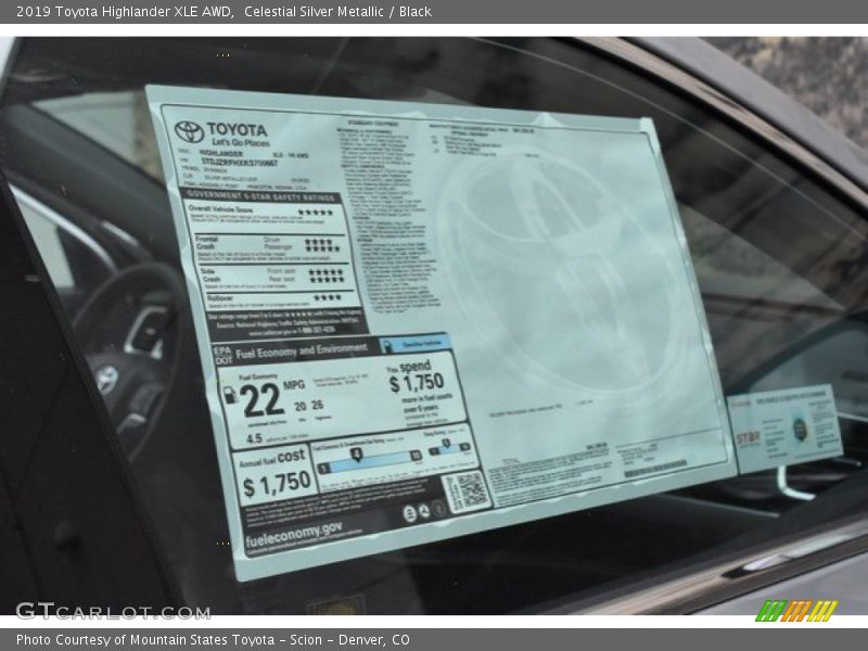 Celestial Silver Metallic / Black 2019 Toyota Highlander XLE AWD
