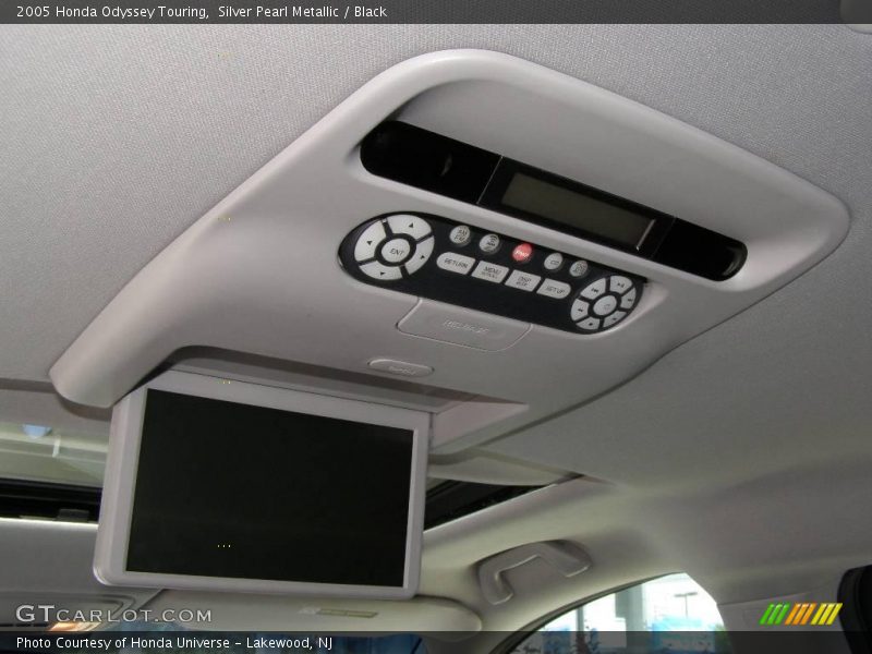 Silver Pearl Metallic / Black 2005 Honda Odyssey Touring
