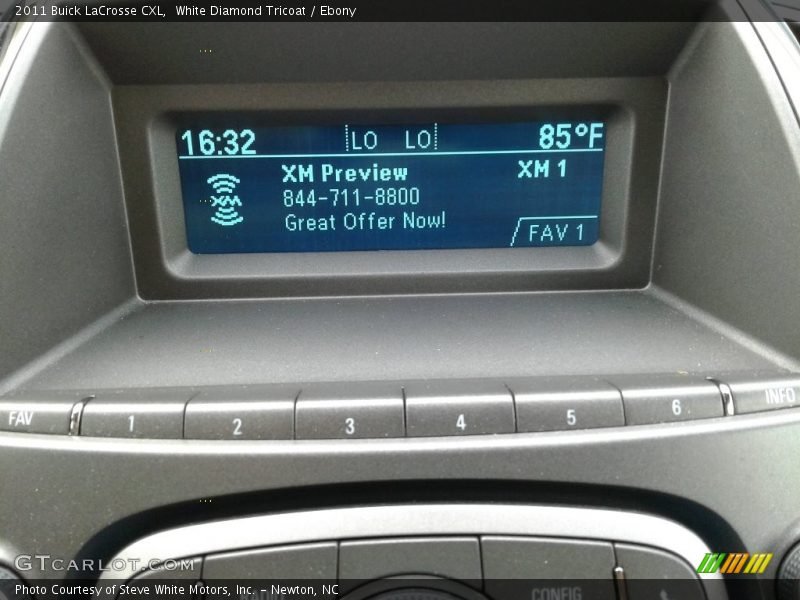 White Diamond Tricoat / Ebony 2011 Buick LaCrosse CXL