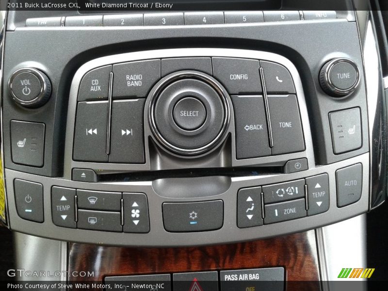White Diamond Tricoat / Ebony 2011 Buick LaCrosse CXL
