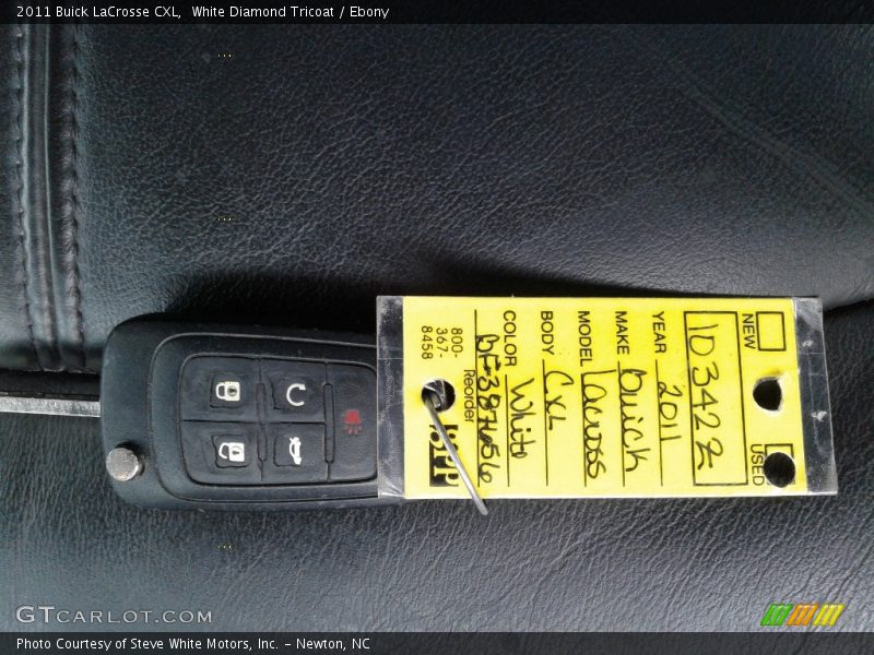 White Diamond Tricoat / Ebony 2011 Buick LaCrosse CXL