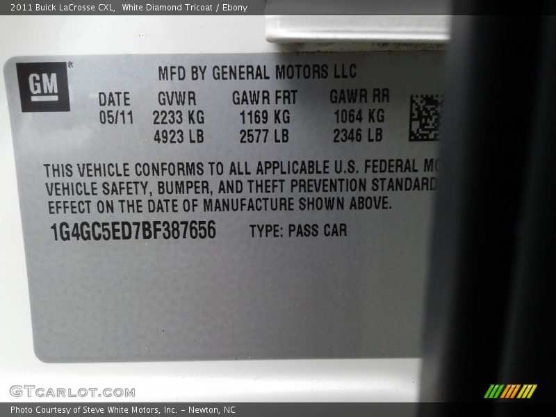 White Diamond Tricoat / Ebony 2011 Buick LaCrosse CXL