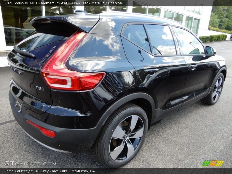 Onyx Black Metallic / Charcoal 2020 Volvo XC40 T5 Momentum AWD