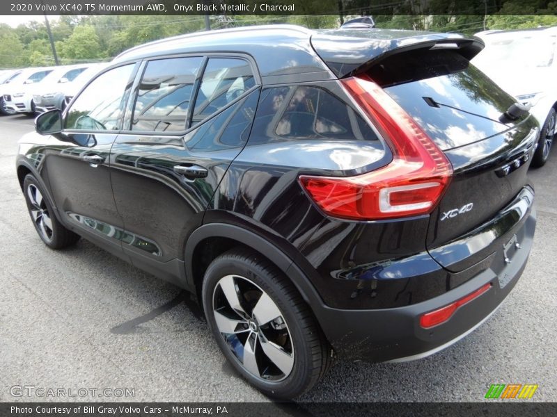 Onyx Black Metallic / Charcoal 2020 Volvo XC40 T5 Momentum AWD