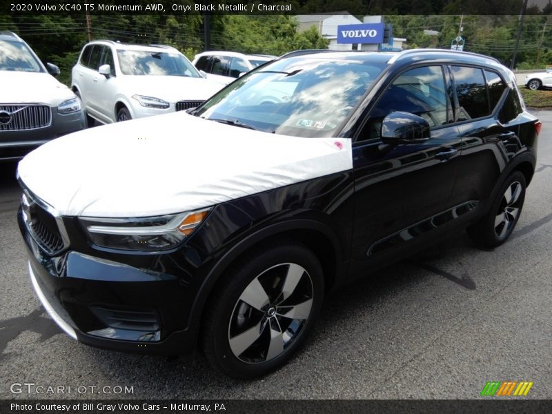 Onyx Black Metallic / Charcoal 2020 Volvo XC40 T5 Momentum AWD