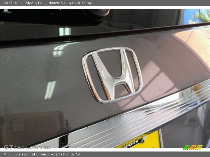 Modern Steel Metallic / Gray 2017 Honda Odyssey EX-L