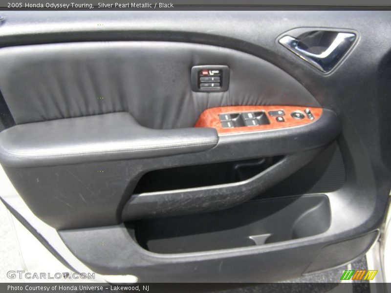 Silver Pearl Metallic / Black 2005 Honda Odyssey Touring