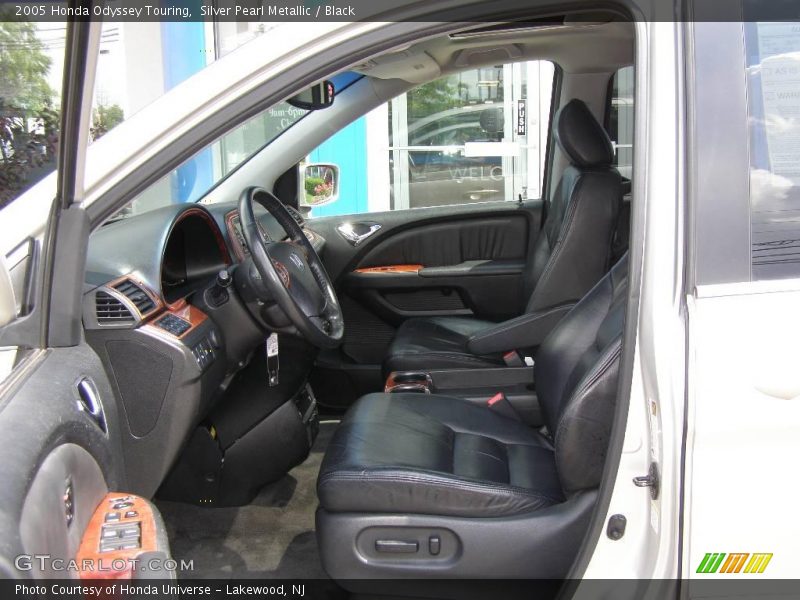 Silver Pearl Metallic / Black 2005 Honda Odyssey Touring
